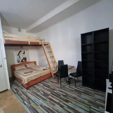 7dab Bezeredj Contactless Self -check-in * בודפשט